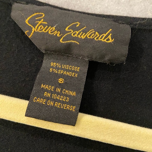 Steven Edwards Size S Black Soft Stretchy Short Sleeve Twist Front V Neck Top - Picture 8 of 8